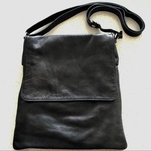 Vera PElle Italian drape cross body bag